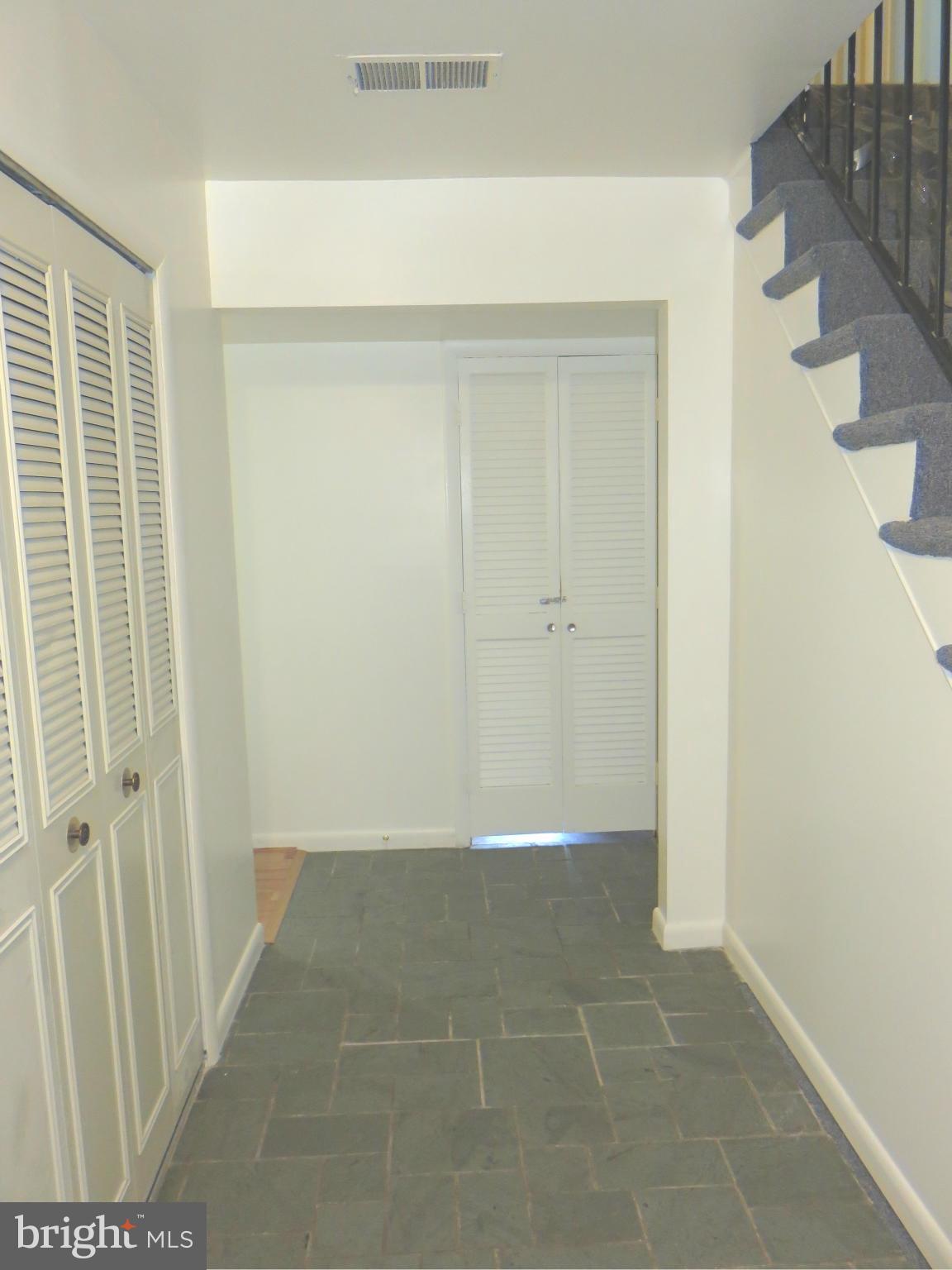 RAMBLING HILLS - Residential