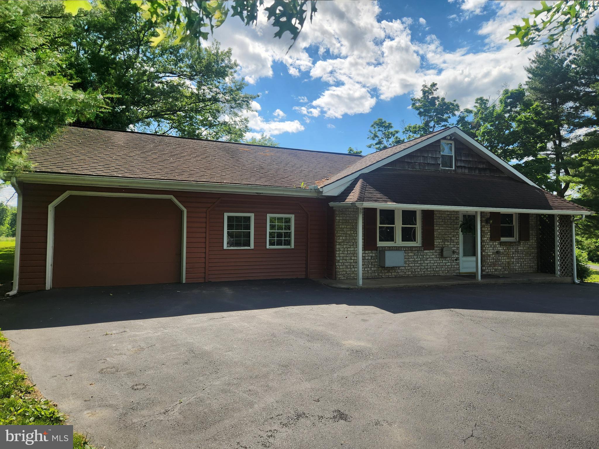 723 W SUNHILL ROAD