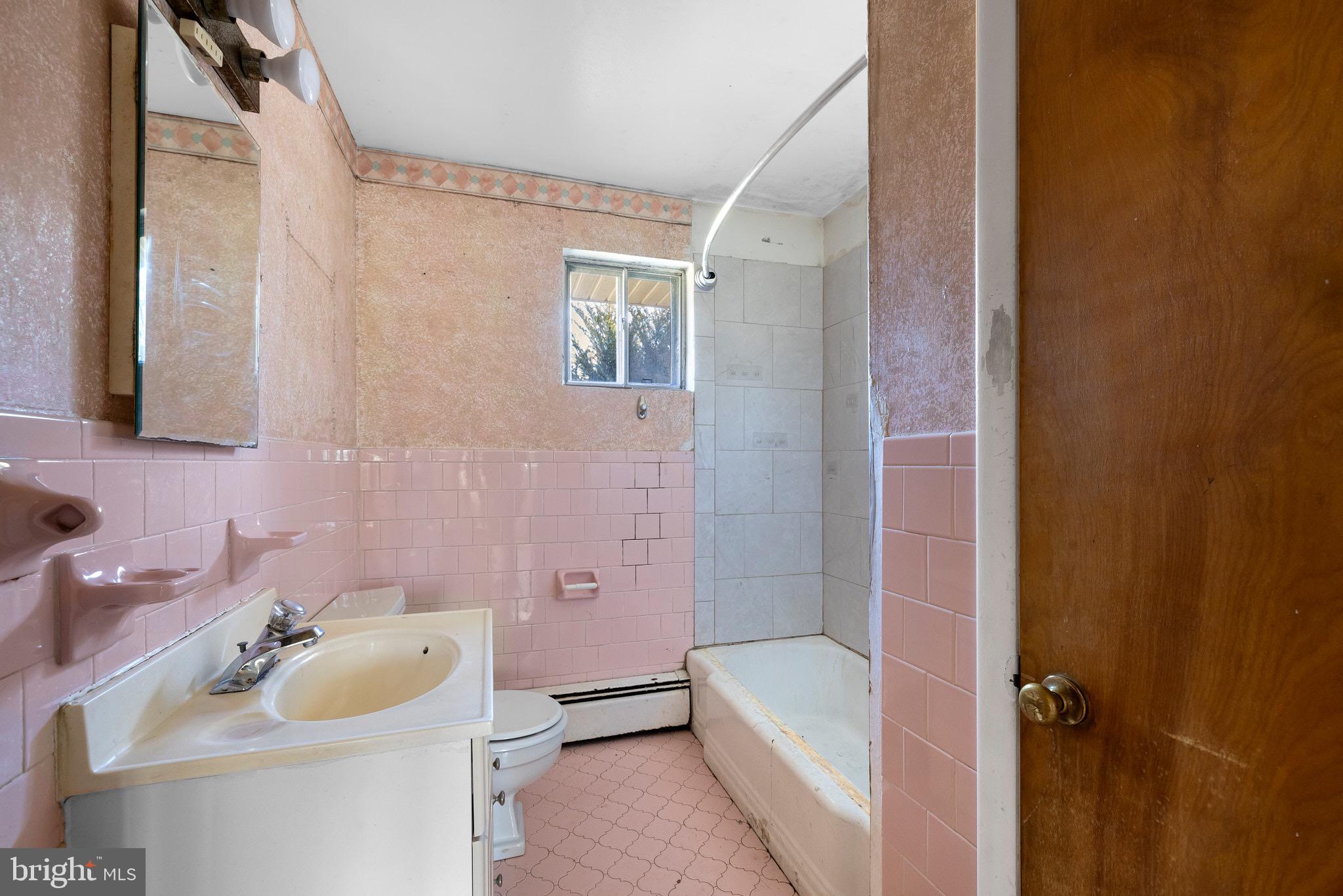 ARUNDEL VIEW - Residential