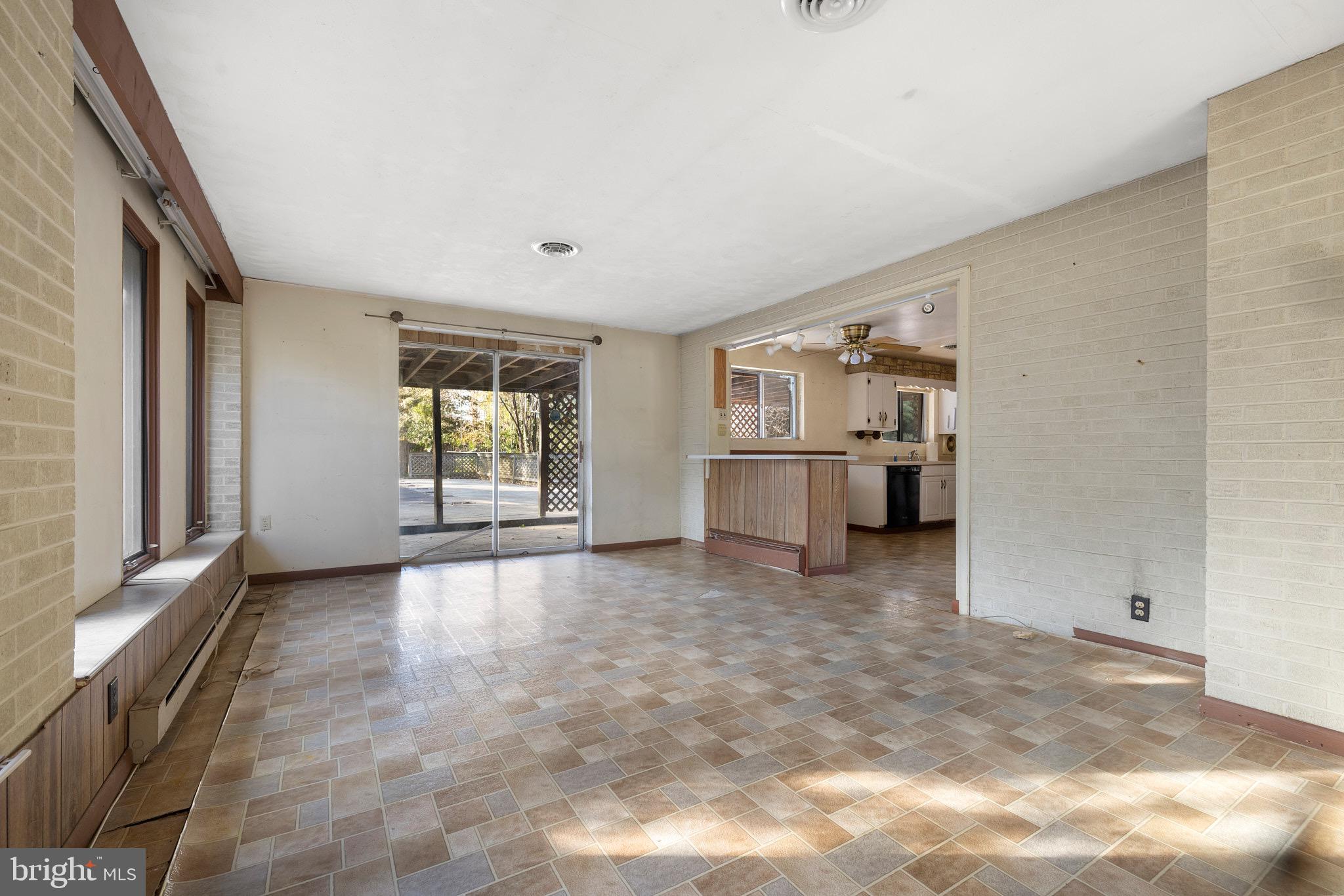 ARUNDEL VIEW - Residential