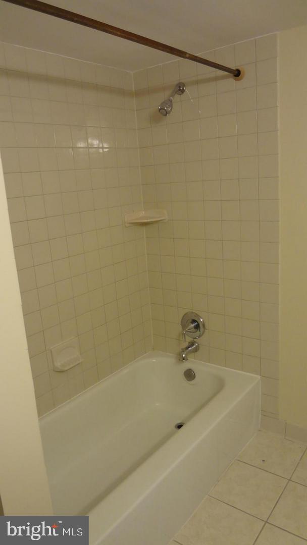 VILLA RIDGE CONDOMINIUM - Residential Lease