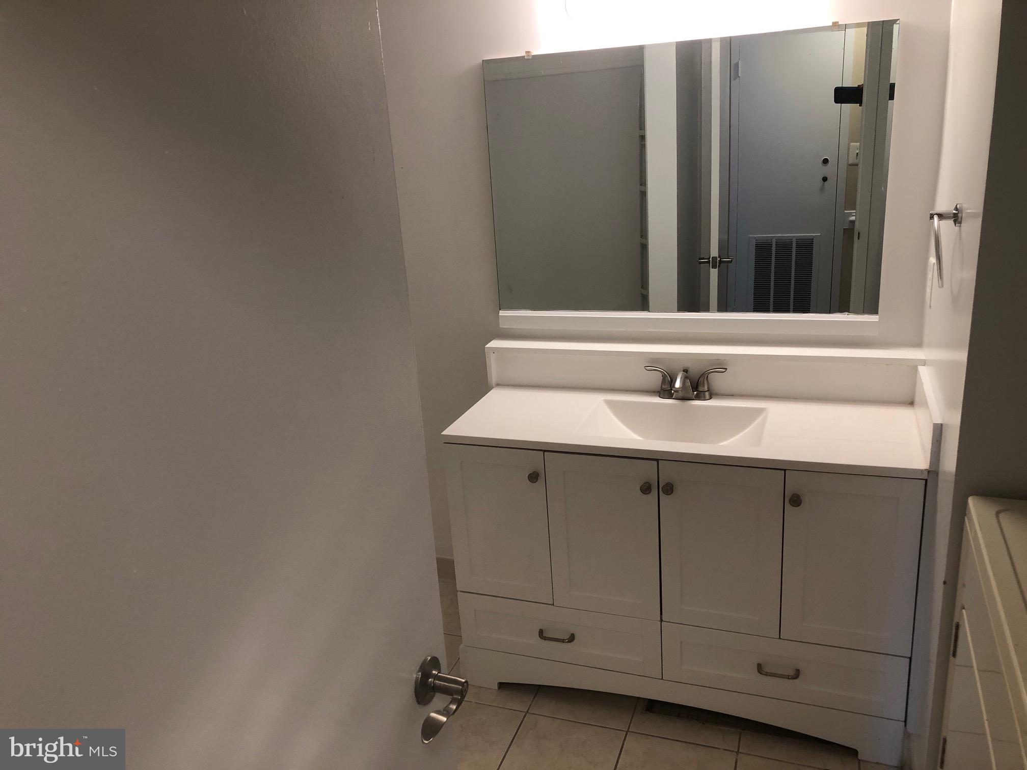 VILLA RIDGE CONDOMINIUM - Residential Lease