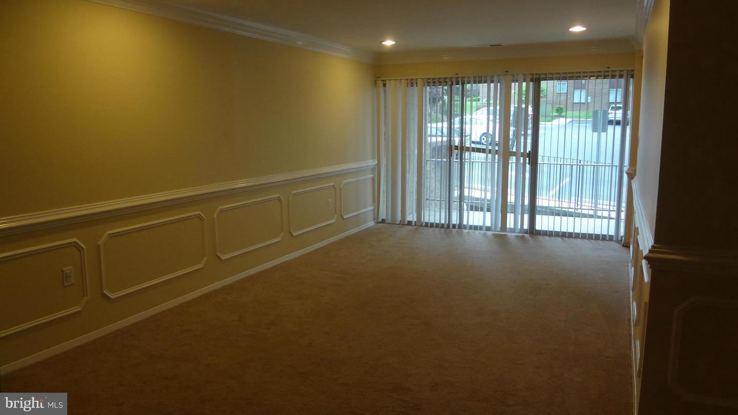 VILLA RIDGE CONDOMINIUM - Residential Lease