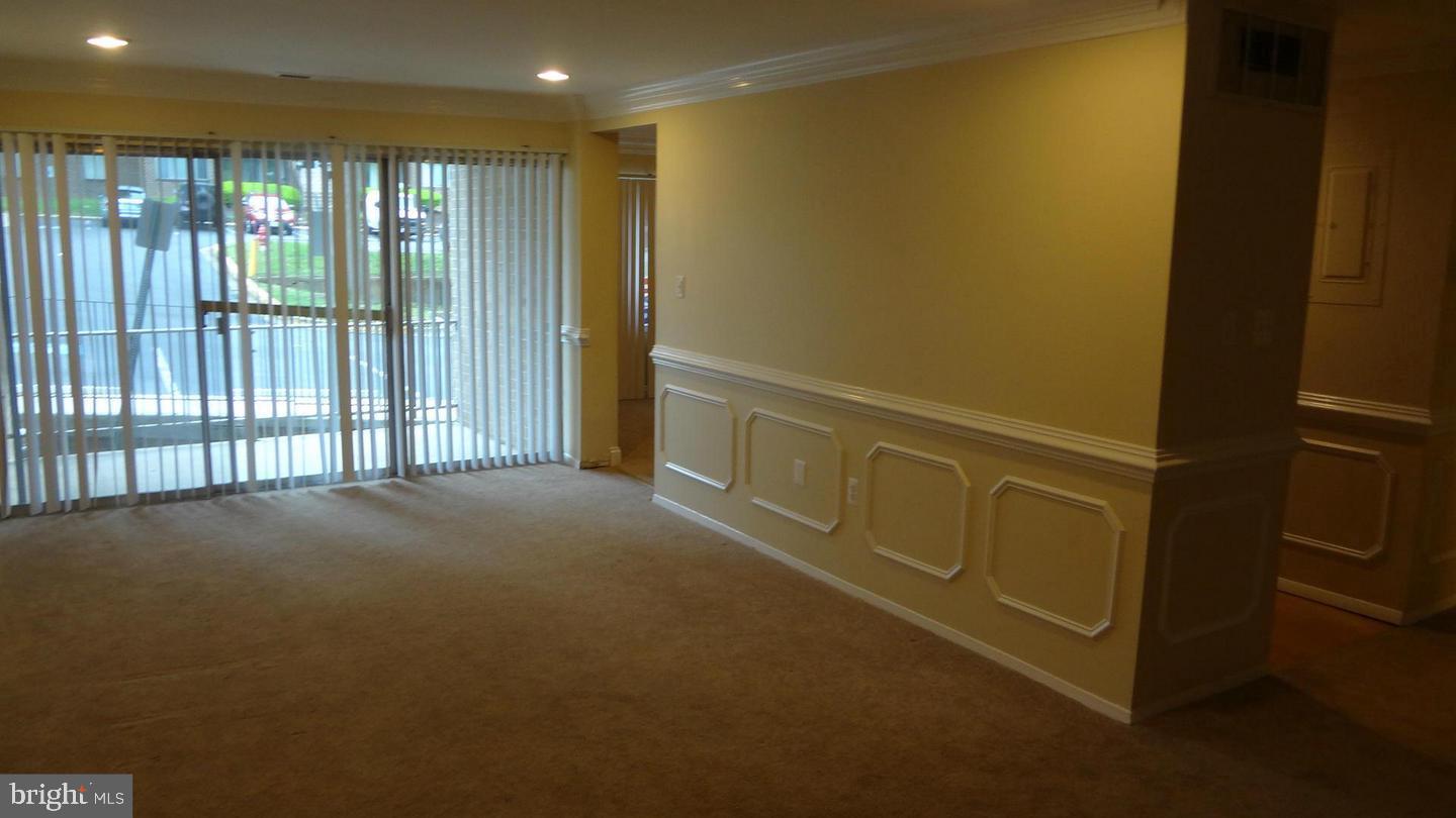 VILLA RIDGE CONDOMINIUM - Residential Lease