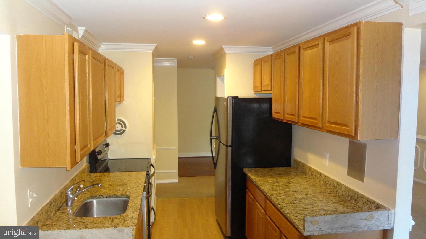 VILLA RIDGE CONDOMINIUM - Residential Lease