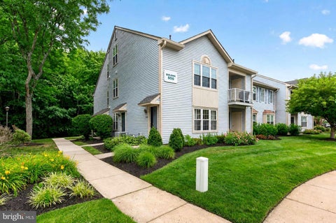 Condo For Sale - 501 Harwood Court<br/> MOUNT LAUREL, NJ 08054