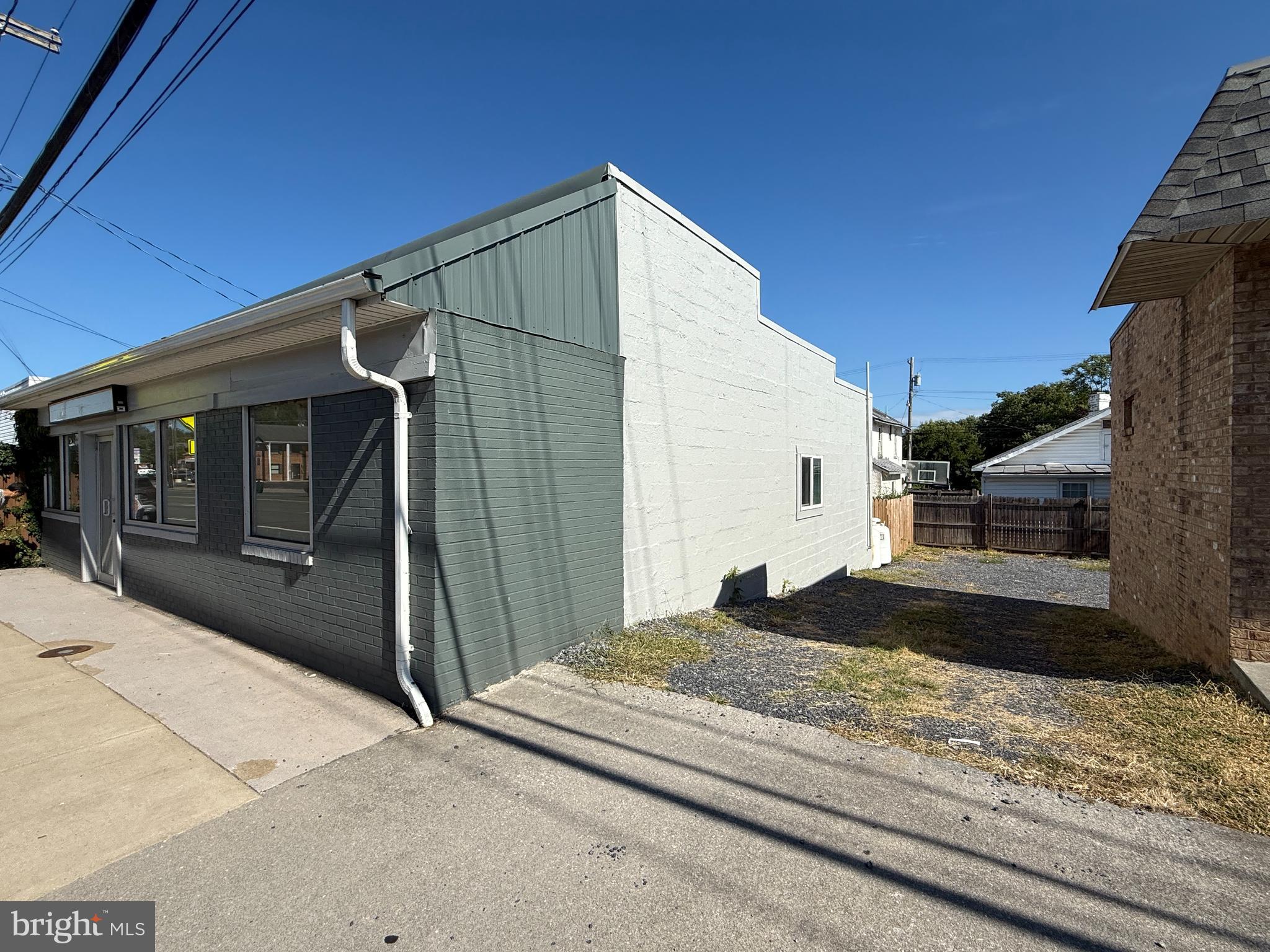 STOKES - Commercial Lease