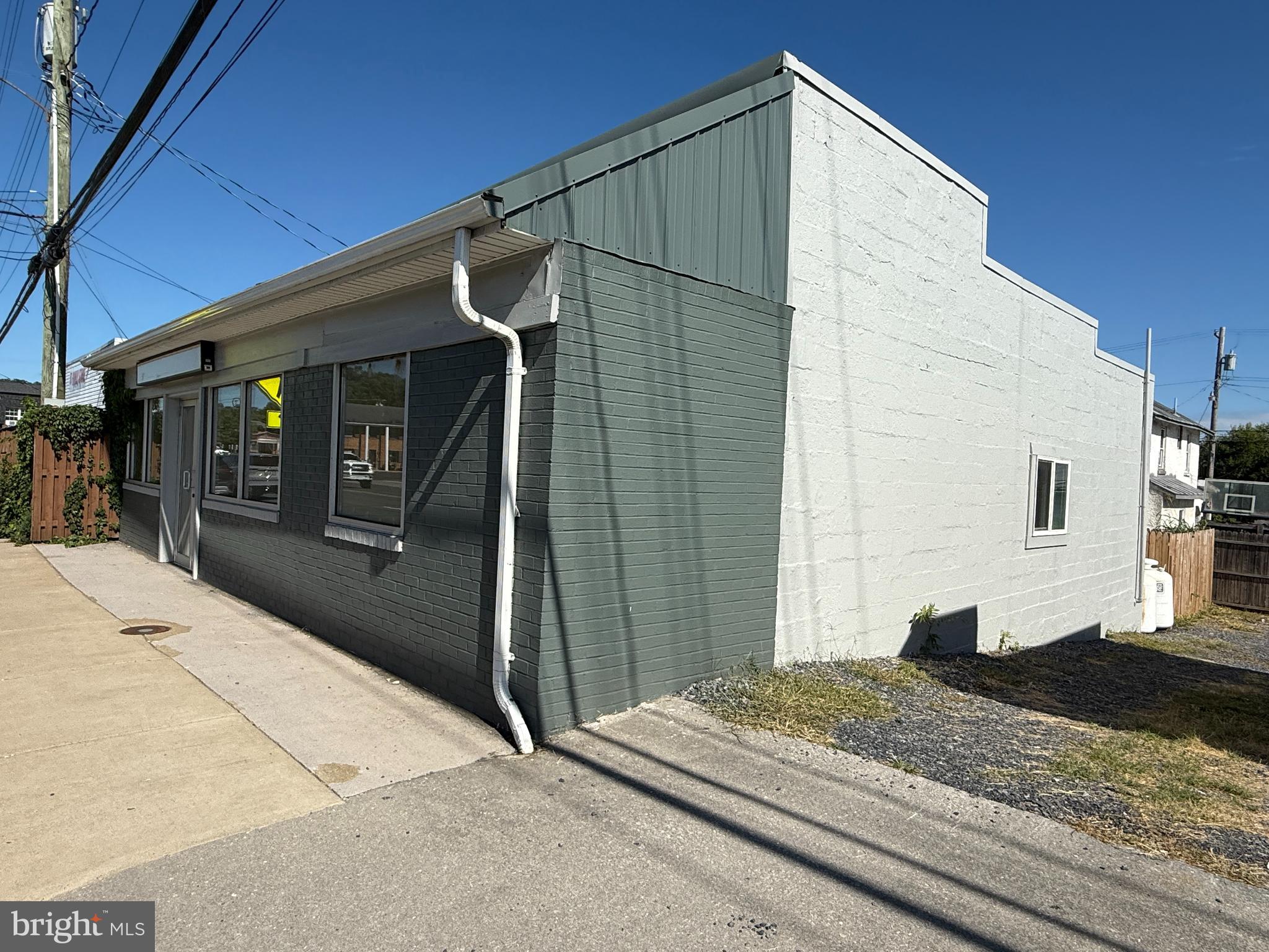 STOKES - Commercial Lease