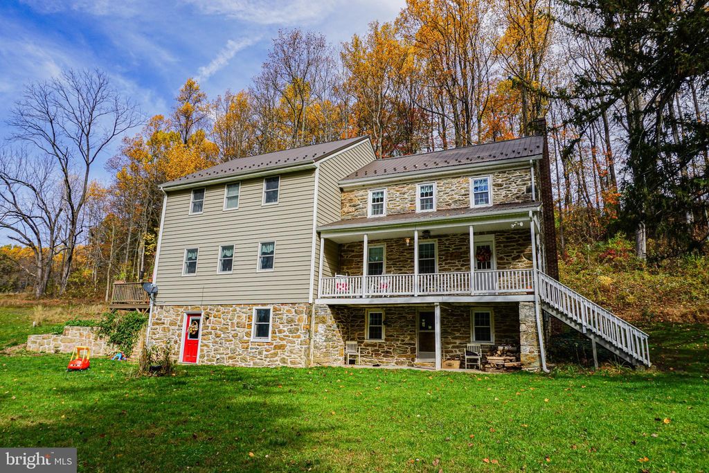 Photo of 988 Kratz Road, GLEN ROCK, PA 17327 (MLS # PAYK2098370)