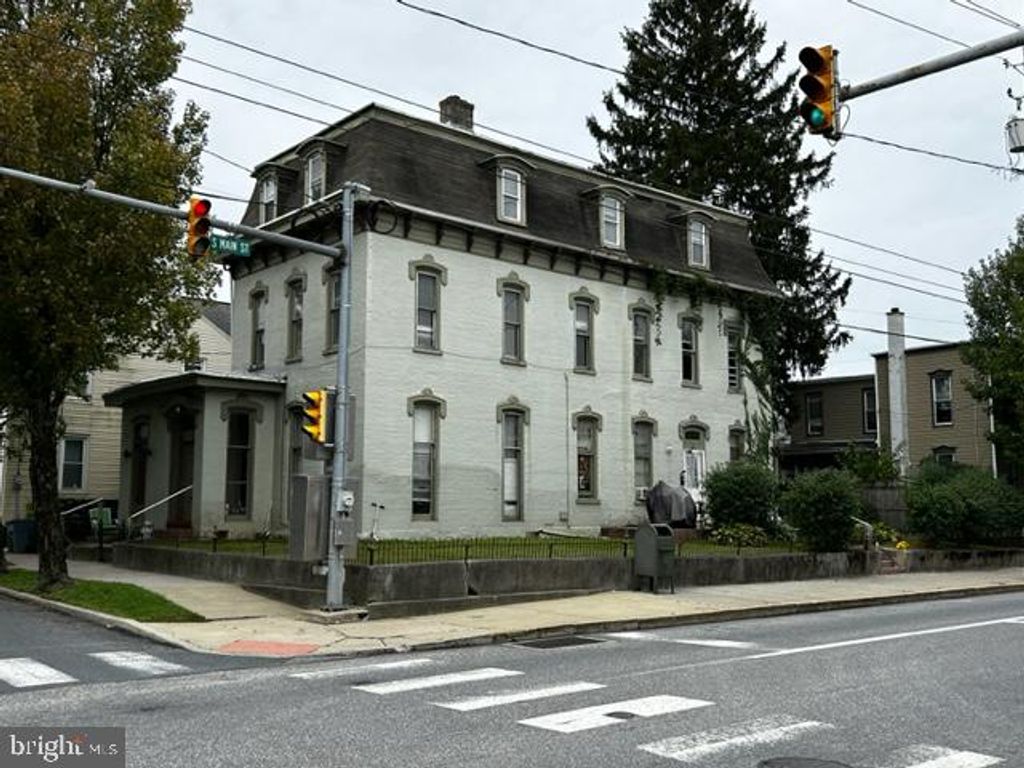 Photo of 2 W STIEGEL ST, MANHEIM, PA 17545 (MLS # PALA2041020)