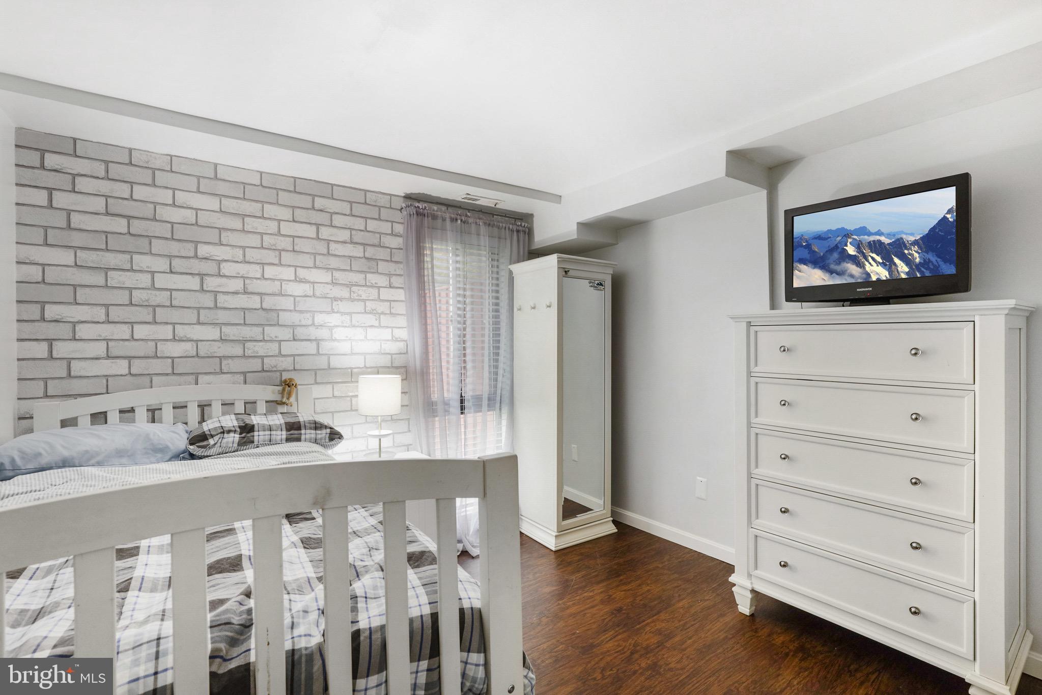 VILLAGE OF WILDE LAKE - Residential