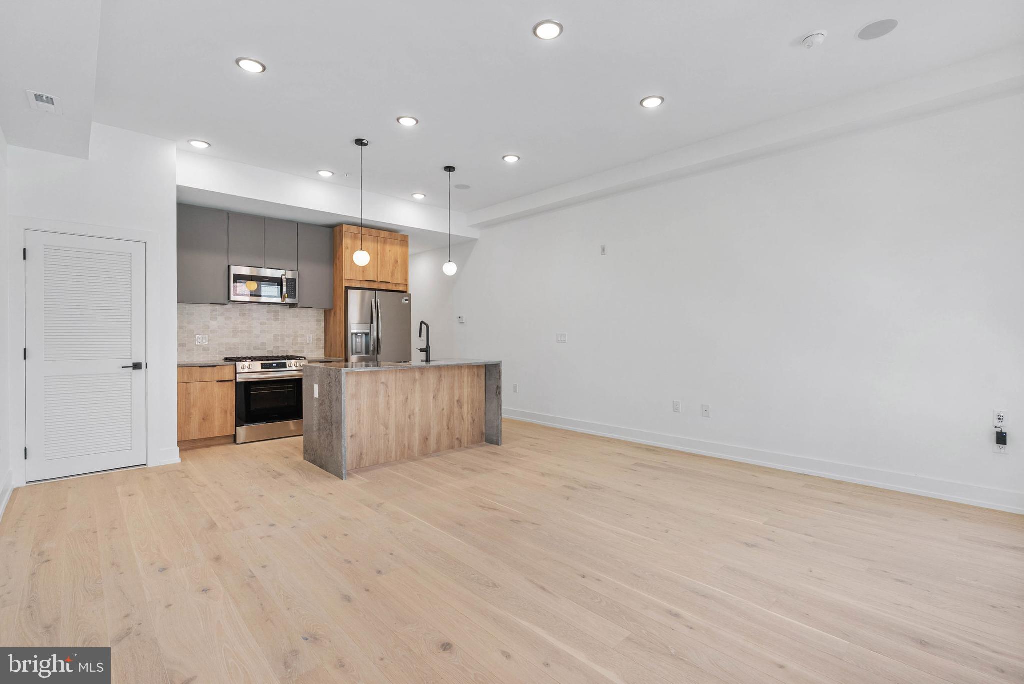 OLDE KENSINGTON - Residential Income