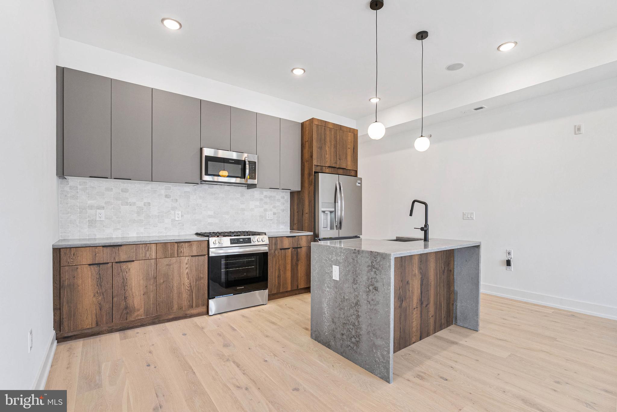 OLDE KENSINGTON - Residential Income