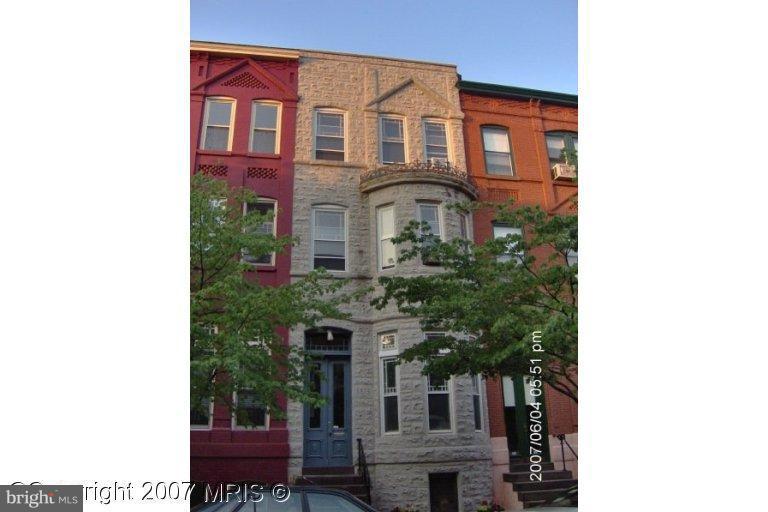 THIS BEAUTIFUL AND LUXURIOUS BROWNSTONE IS LOCATED IN THE HEART OF MADISON PARK. ITS BDRMS AND LIVING SPACES HAVE AN ANTIQUATED FEEL THAT ANYONE CAN APPRECIATE. THE MAIN FL DISPLAYS A BDRM WITH DECORATIVE FIREPLACE , LVNG RM, BA W/STAND UP SHOWER AND A LOVELY KITCHEN FOR PREPARING MEALS AND ENTERTAINING GUESTS. THE LOWER LEVEL FEATURES A MA BDRM ACCOMPANIED BY A SEPARATE FULL MA BA .