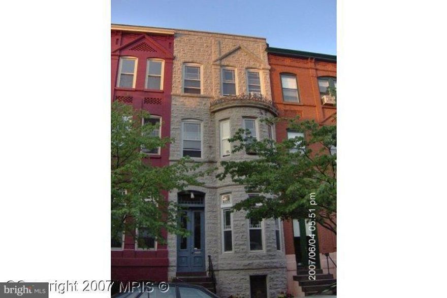 THIS BEAUTIFUL AND LUXURIOUS BROWNSTONE IS LOCATED IN THE HEART OF MADISON PARK. ITS BDRMS AND LIVING SPACES  HAVE AN ANTIQUATED FEEL THAT ANYONE CAN APPRECIATE. THE MAIN FL DISPLAYS A BDRM WITH DECORATIVE FIREPLACE , LVNG RM, BA W/STAND UP SHOWER AND A LOVELY KITCHEN FOR PREPARING MEALS AND ENTERTAINING GUESTS. THE LOWER LEVEL FEATURES A MA BDRM ACCOMPANIED BY  A SEPARATE FULL MA BA .