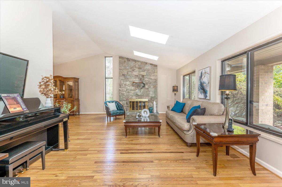 THE POINTS - Residential