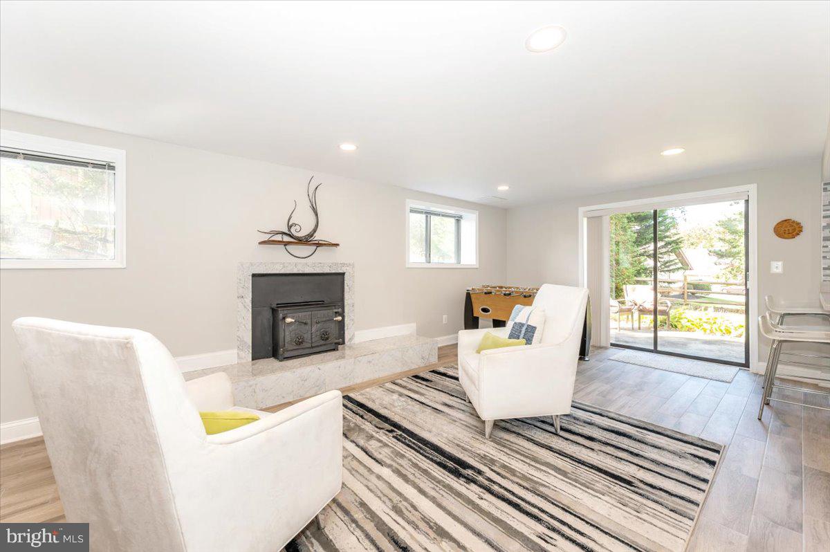 THE POINTS - Residential