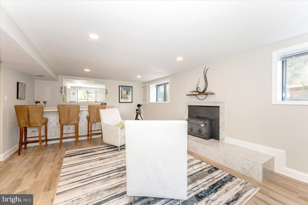 THE POINTS - Residential