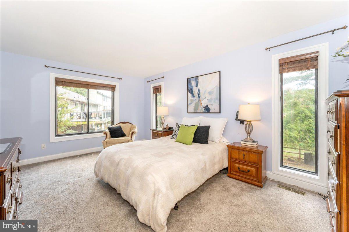 THE POINTS - Residential