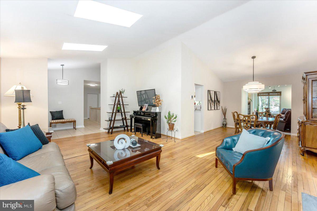 THE POINTS - Residential