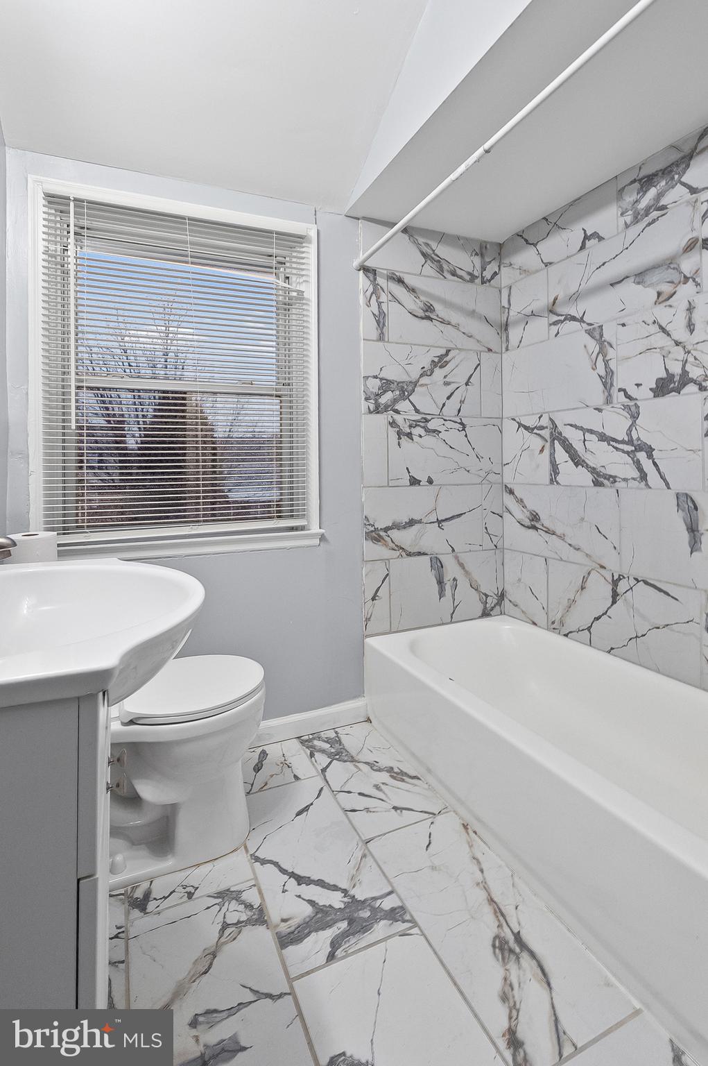 EDNOR GARDENS - LAKESIDE - Residential