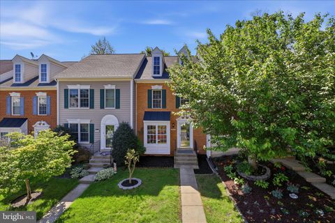 Photo of 14143 Compton Valley Way, CENTREVILLE, VA 20121 (MLS # VAFX2304494)