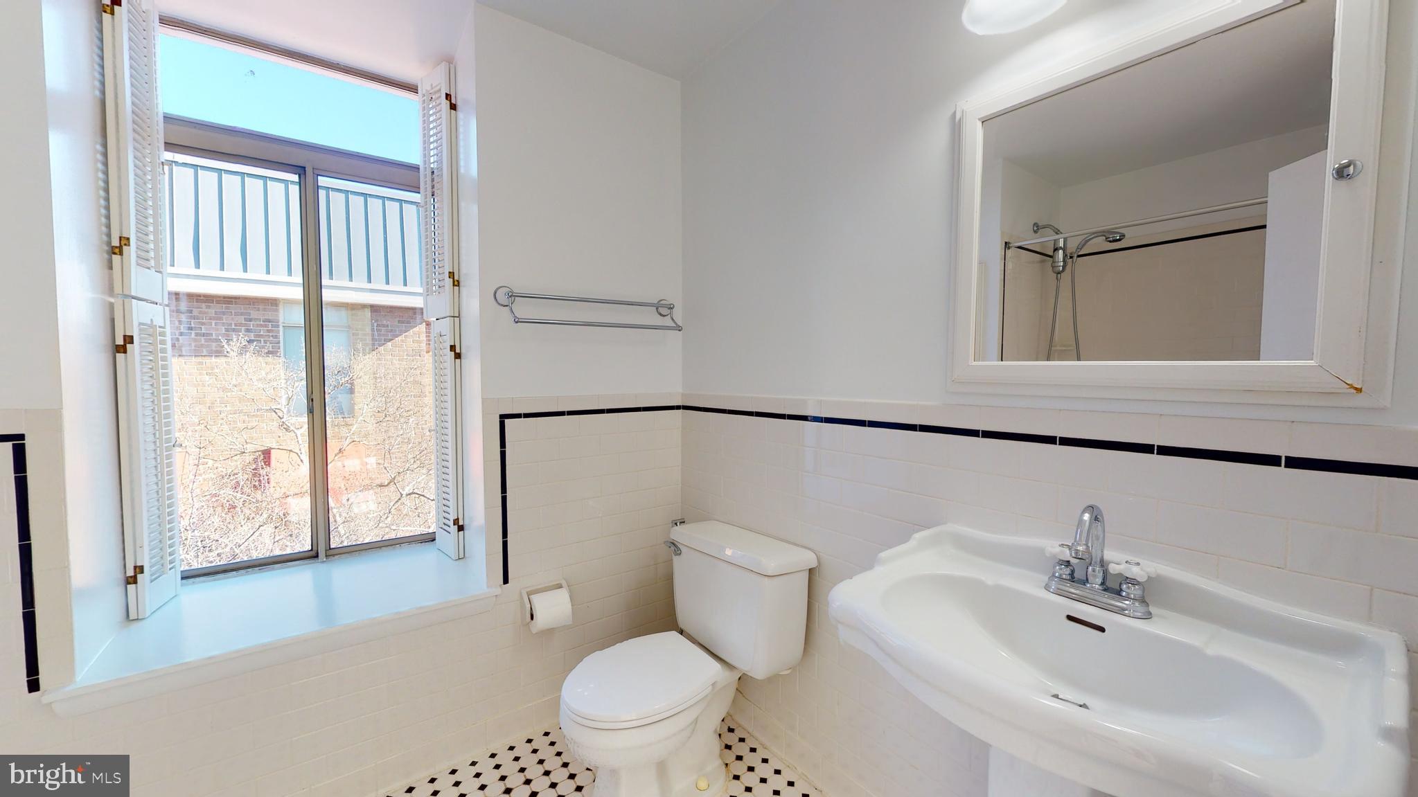 SOUTHAMPTON - Residential Lease