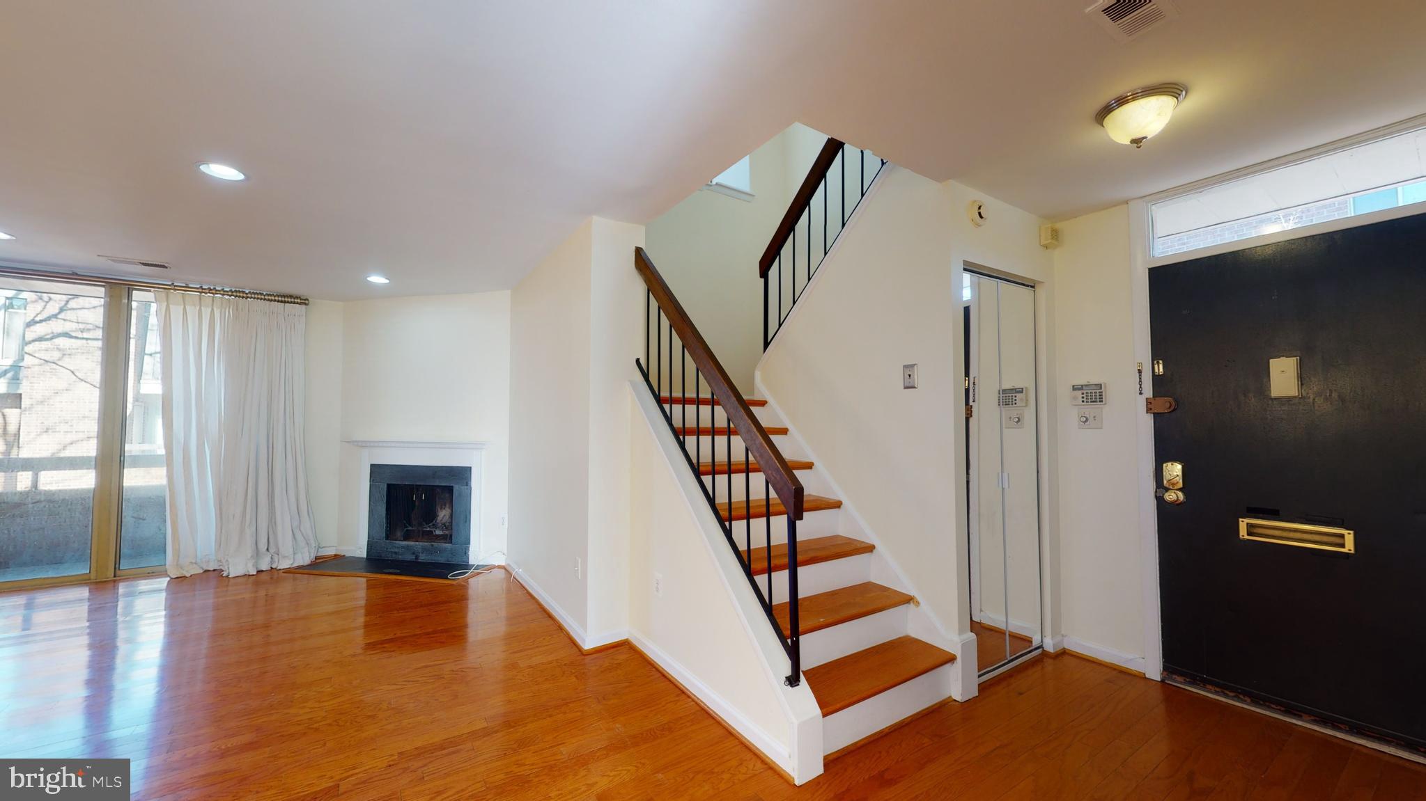 SOUTHAMPTON - Residential Lease