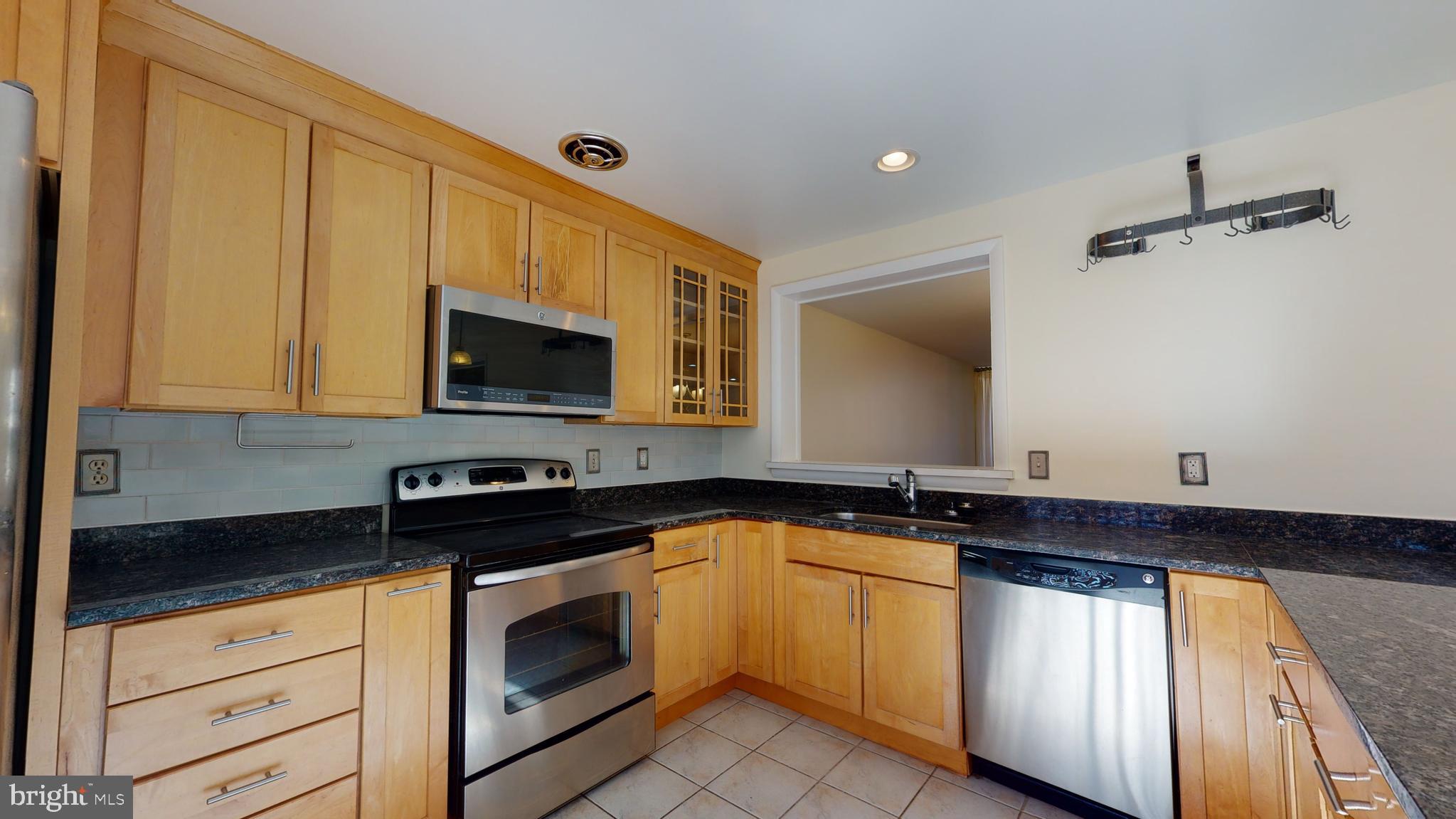 SOUTHAMPTON - Residential Lease