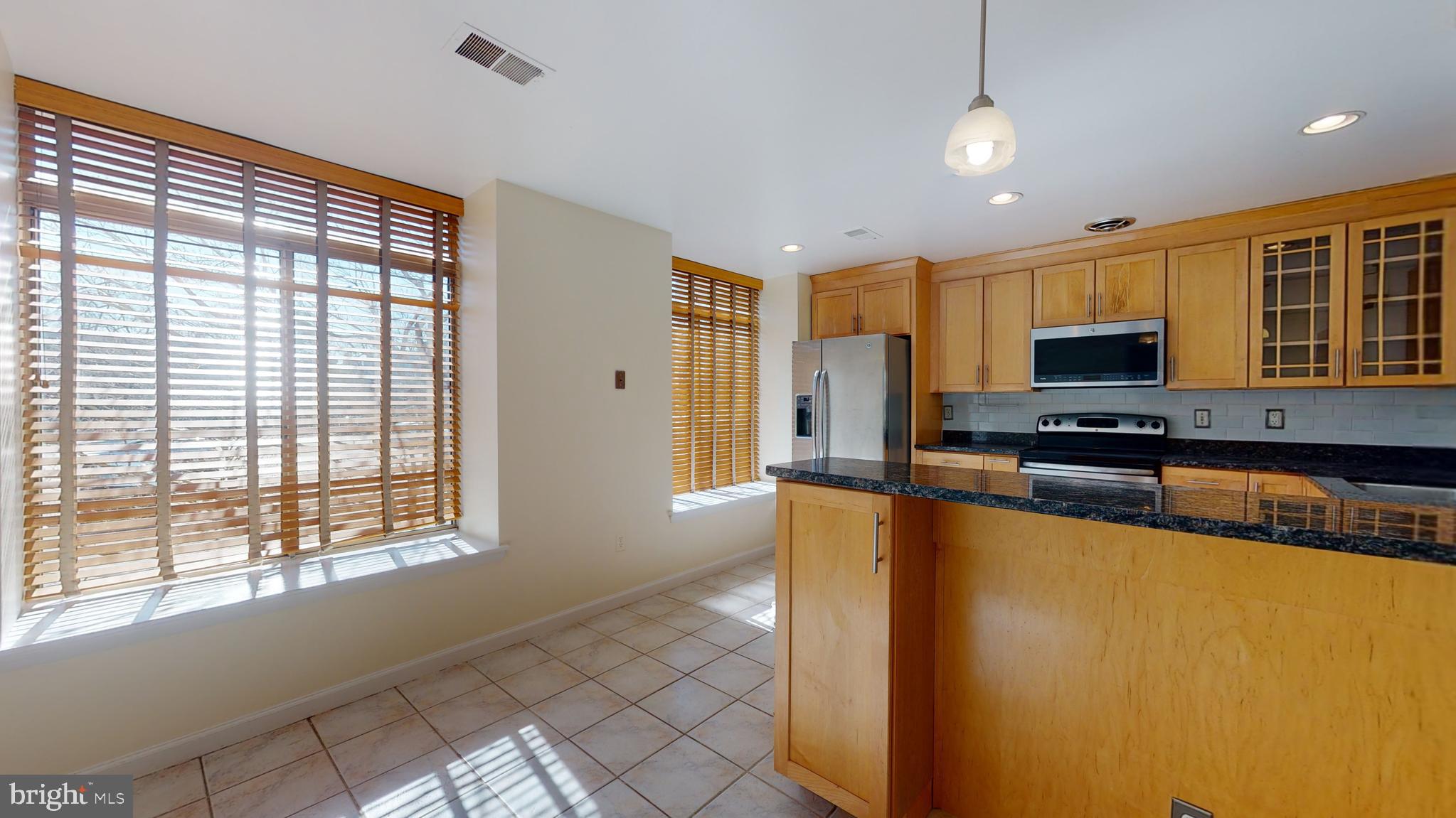 SOUTHAMPTON - Residential Lease