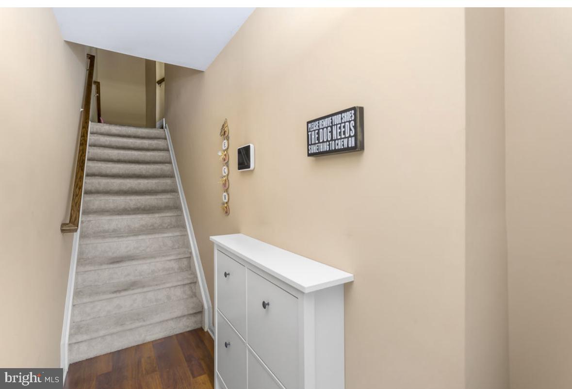 104 CREEKSIDE WAY