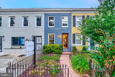Photo of 311 8th Street NE, WASHINGTON, DC 20002 (MLS # DCDC2214464)