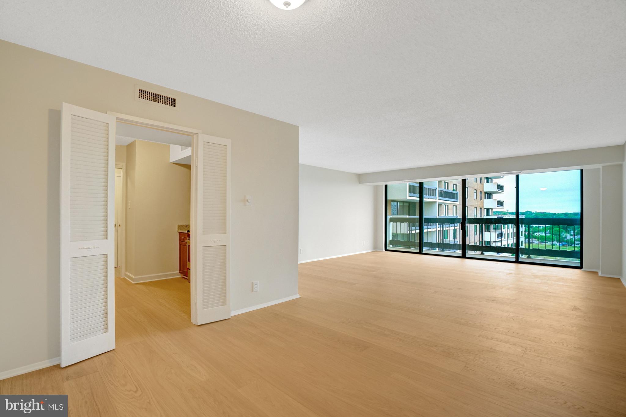 TOWER VILLAS - Residential