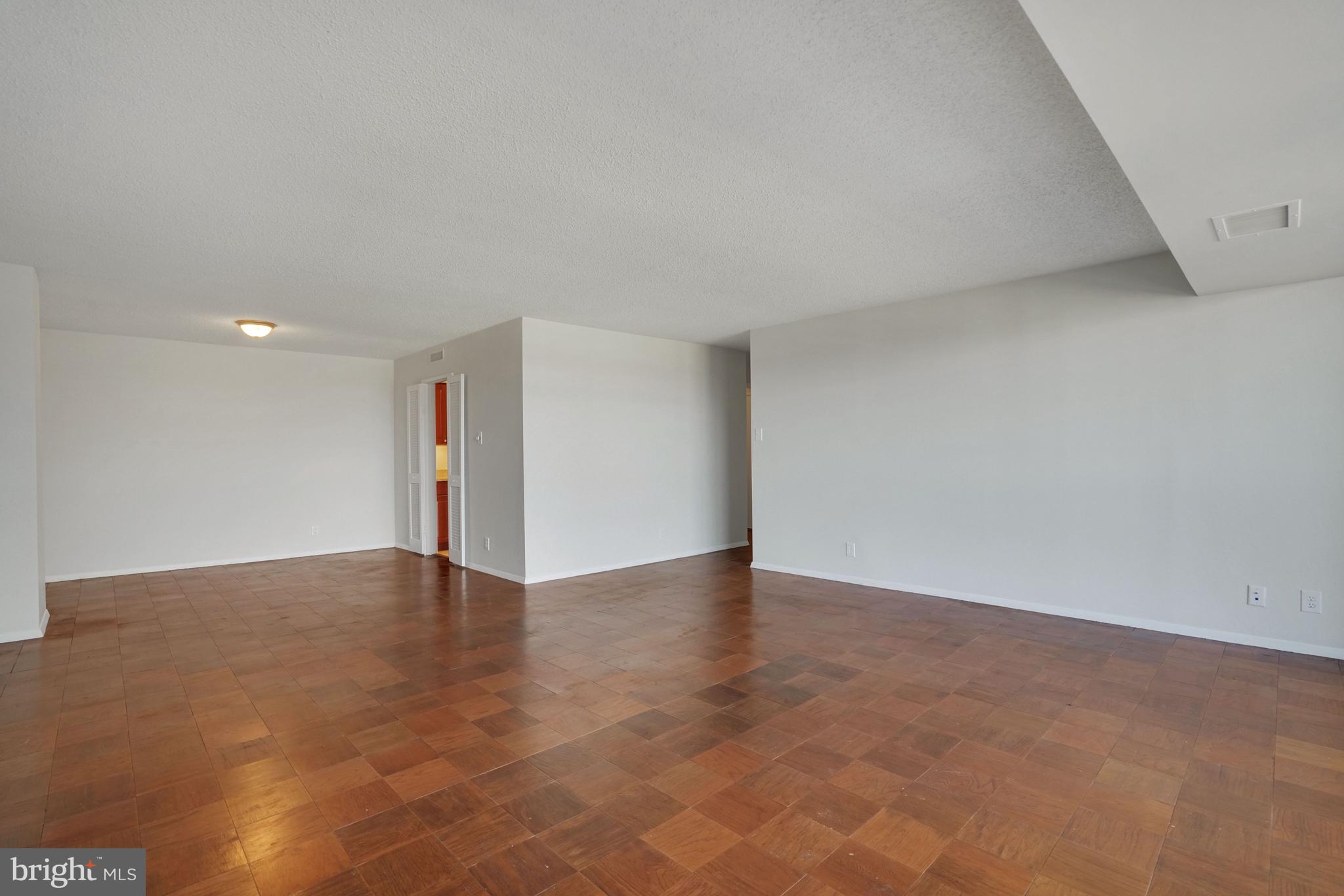 TOWER VILLAS - Residential