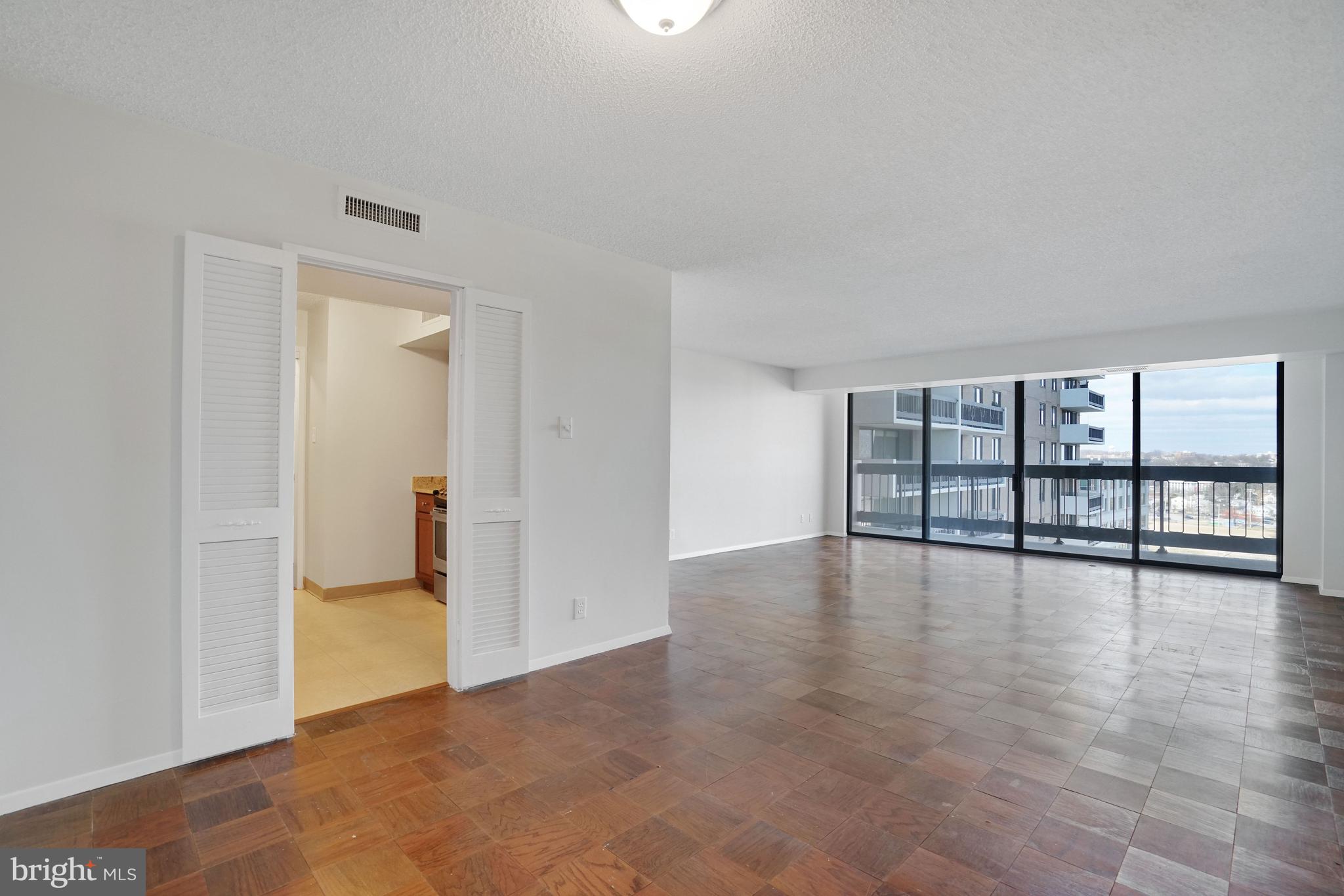 TOWER VILLAS - Residential