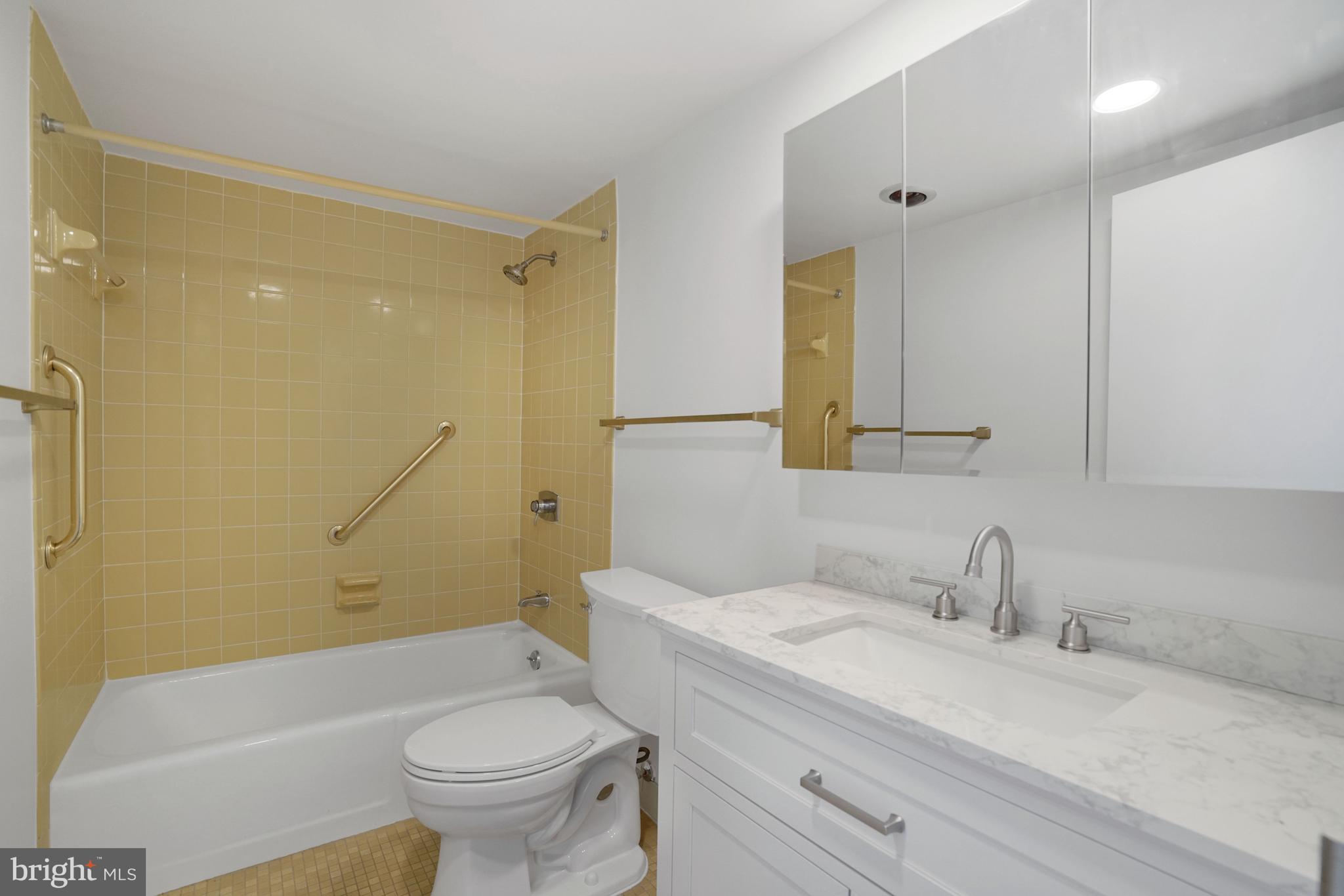 TOWER VILLAS - Residential