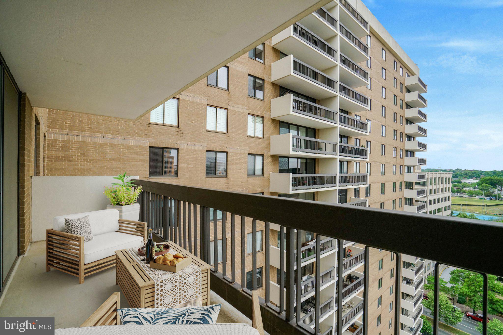 TOWER VILLAS - Residential