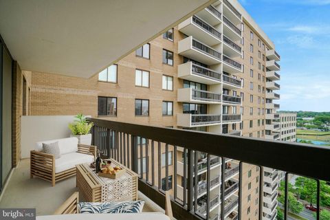 Photo of 3800 Fairfax Drive #1211, ARLINGTON, VA 22203 (MLS # VAAR2067256)