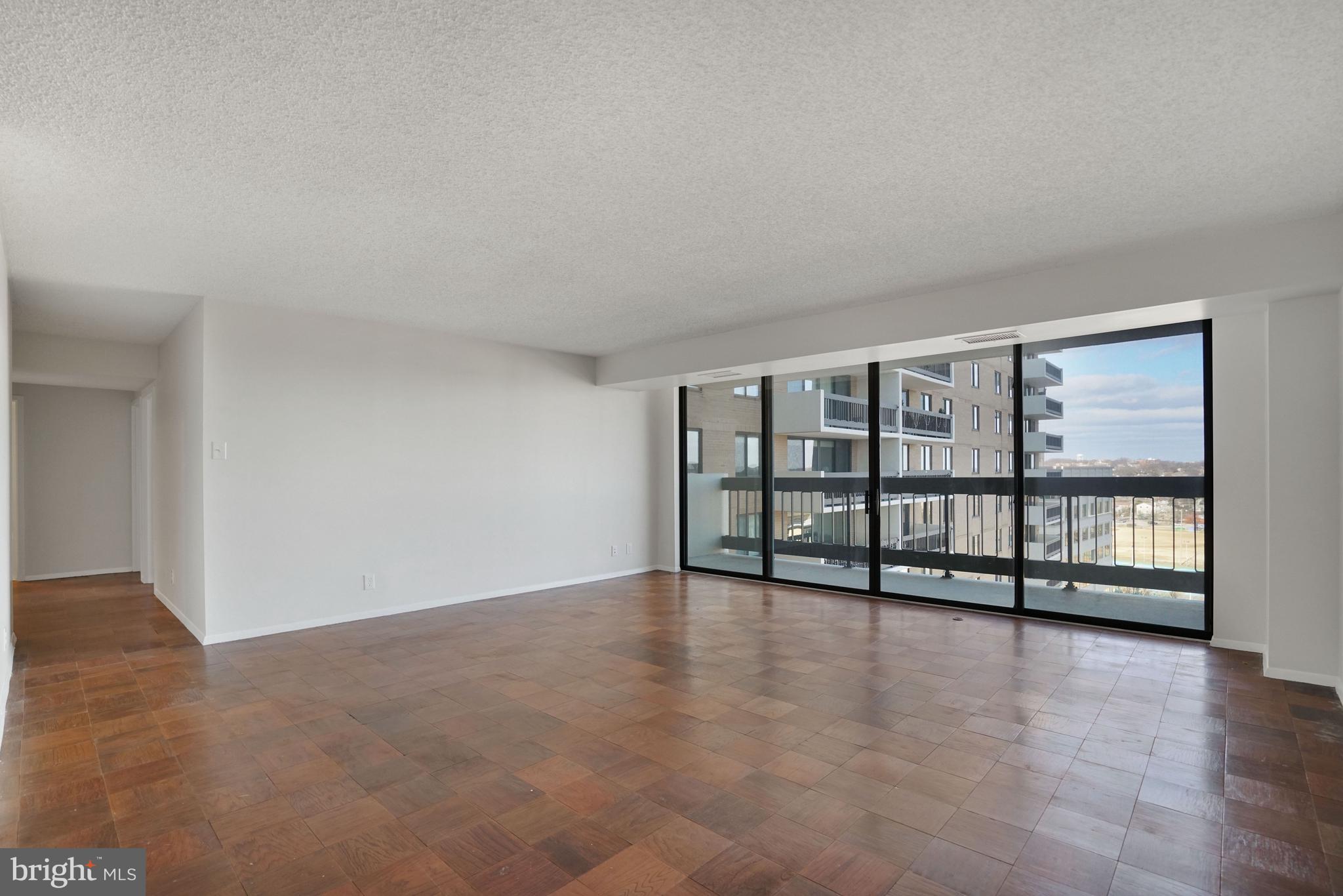 TOWER VILLAS - Residential