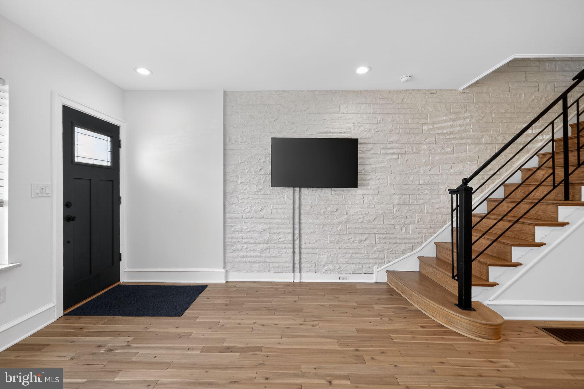 LOWER MOYAMENSING - Residential