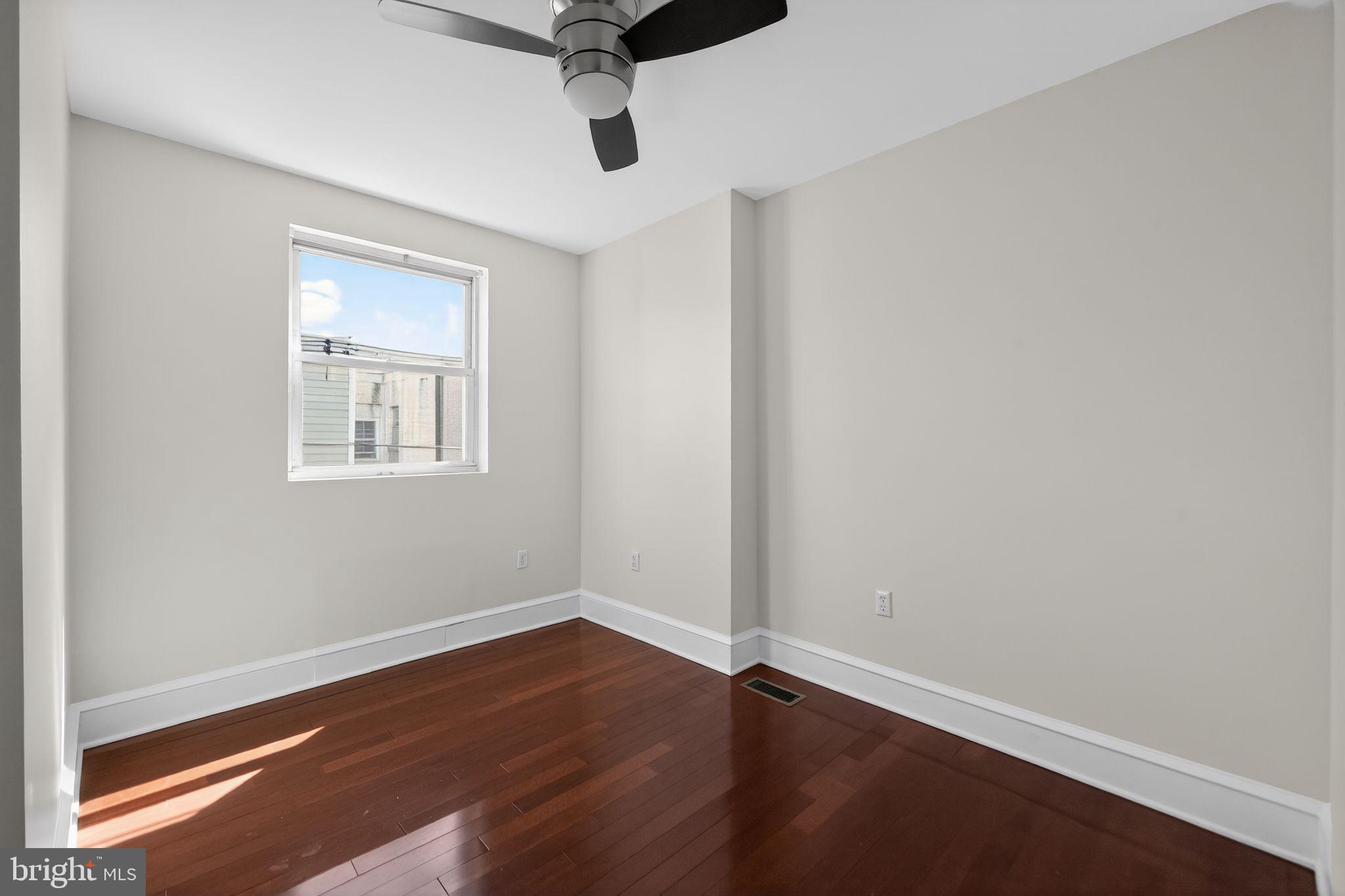 LOWER MOYAMENSING - Residential