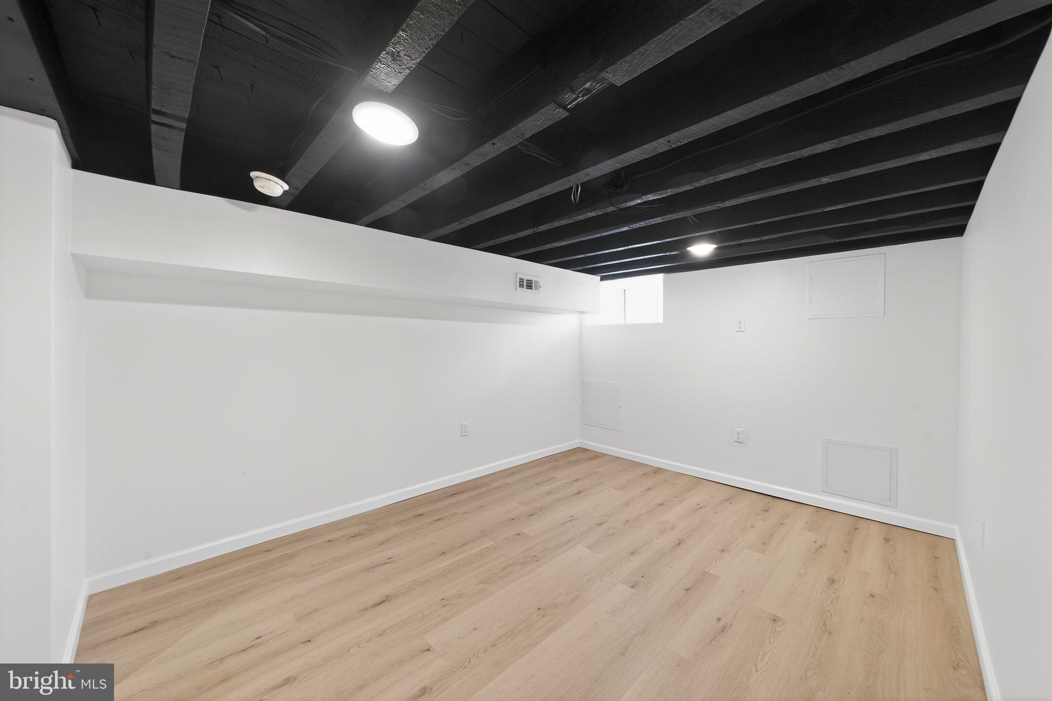 LOWER MOYAMENSING - Residential