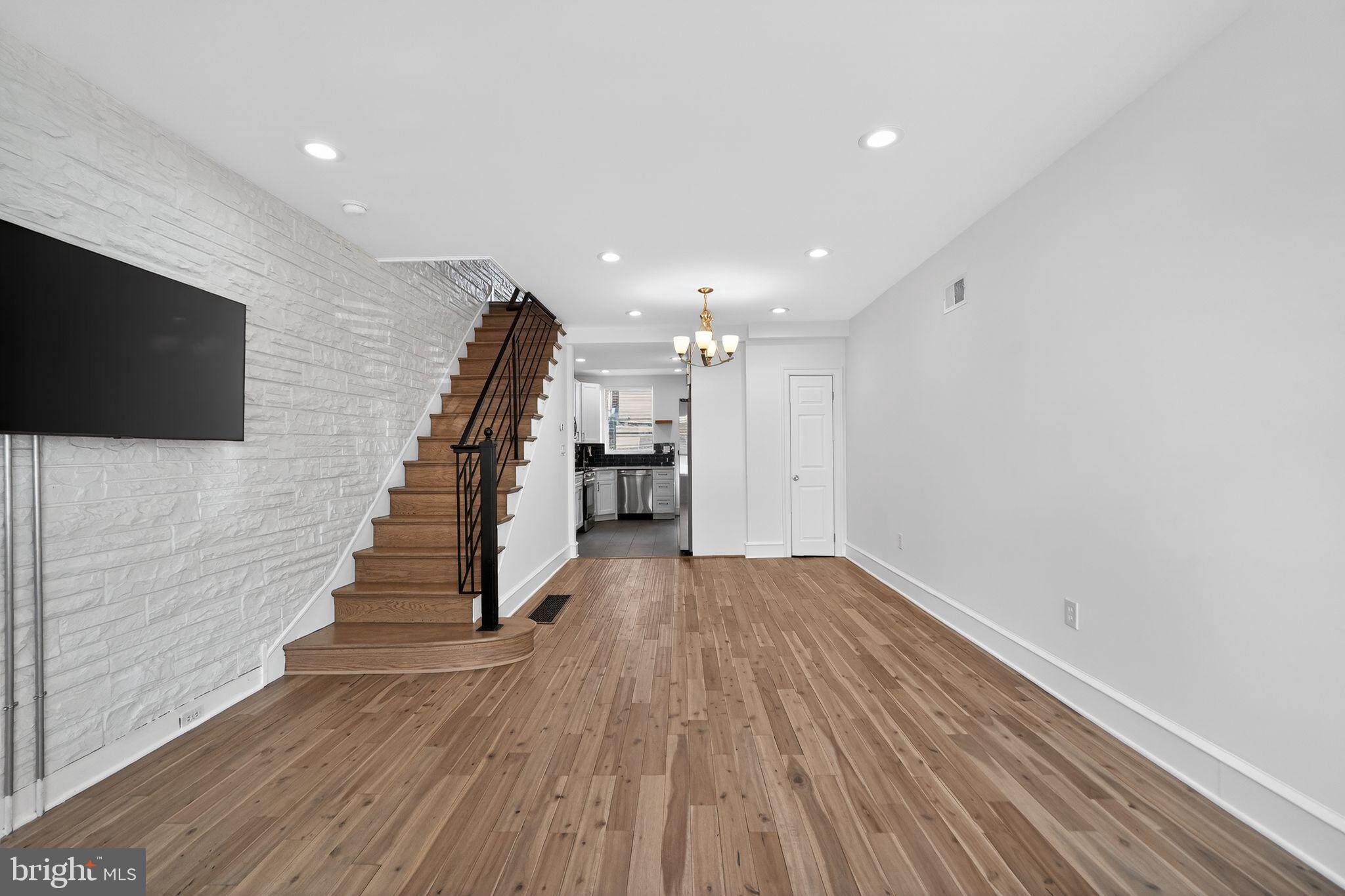 LOWER MOYAMENSING - Residential