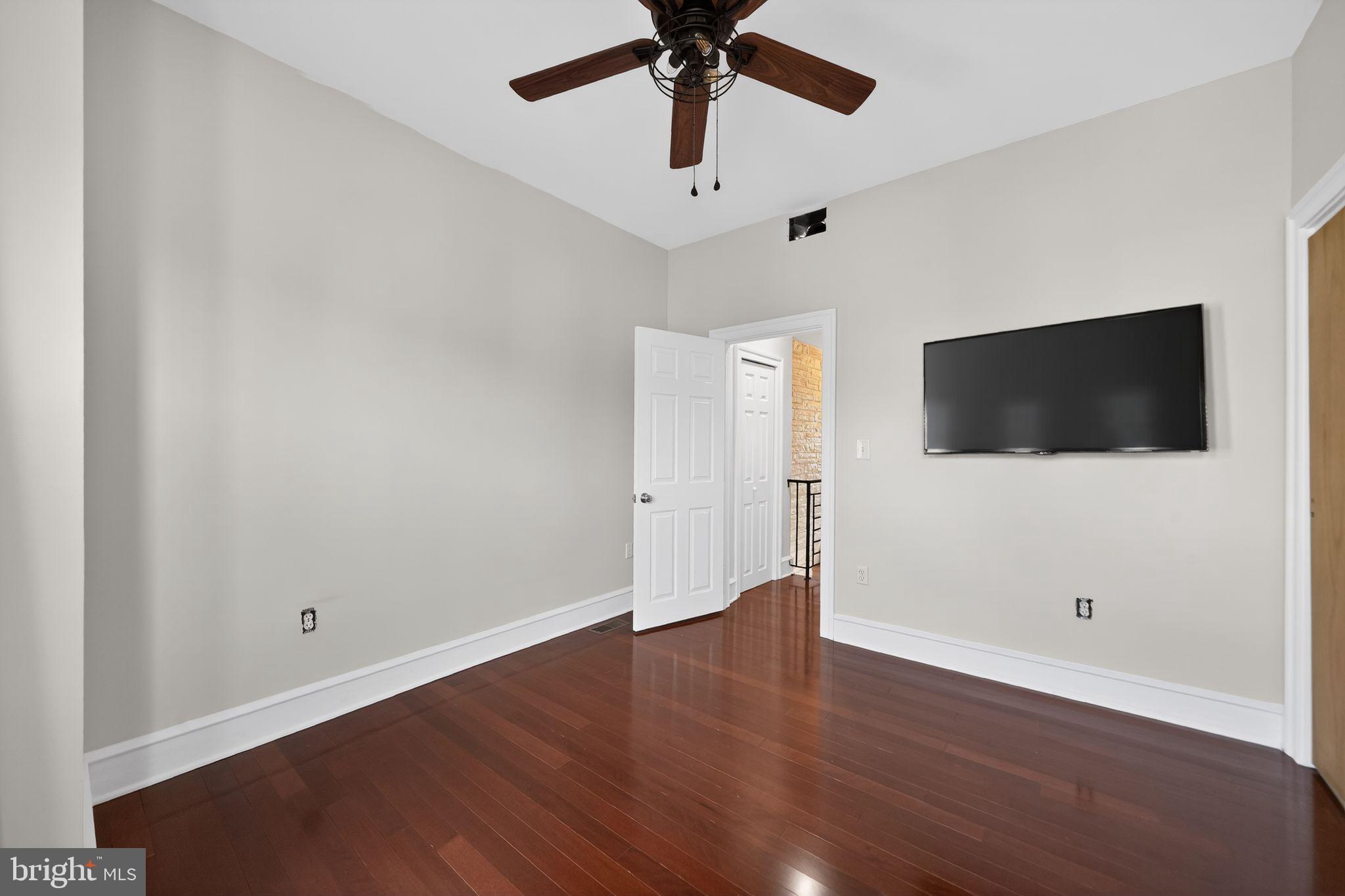 LOWER MOYAMENSING - Residential