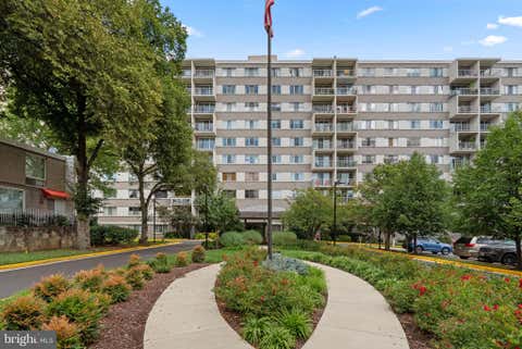 Photo of 4977 Battery Lane #1-119, BETHESDA, MD 20814 (MLS # MDMC2249684)