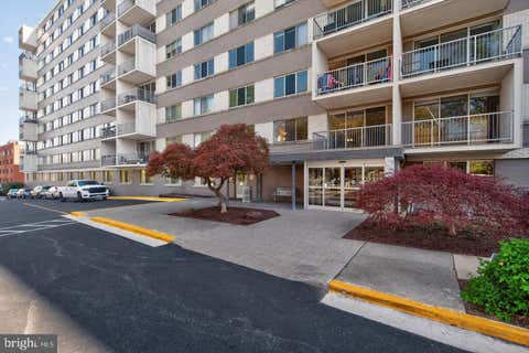 Photo of 4977 Battery Lane #1-119, BETHESDA, MD 20814 (MLS # MDMC2249684)