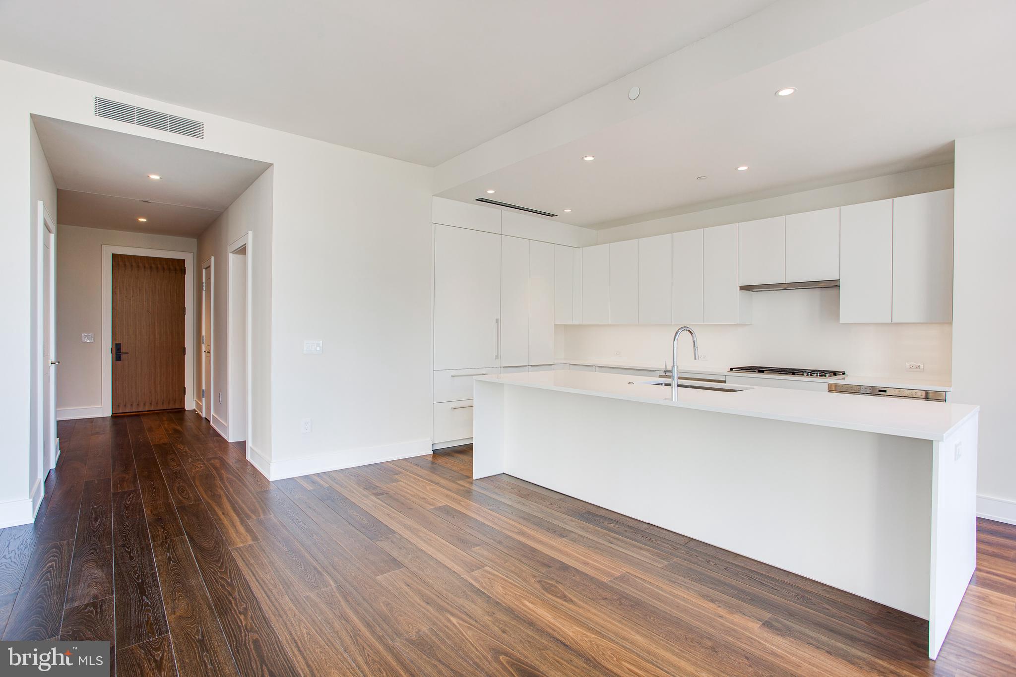 AVENUE OF THE ARTS - Residential