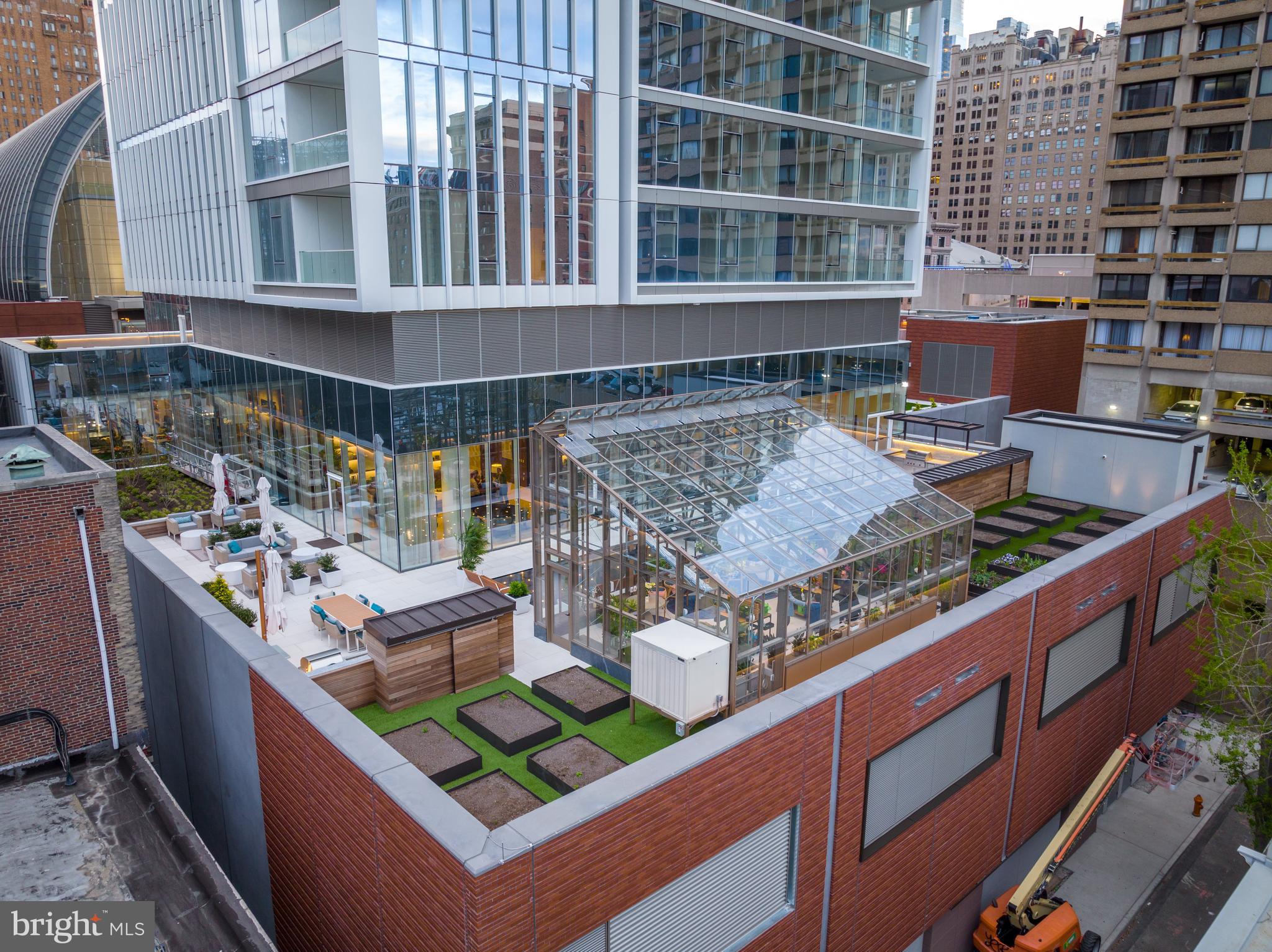 AVENUE OF THE ARTS - Residential