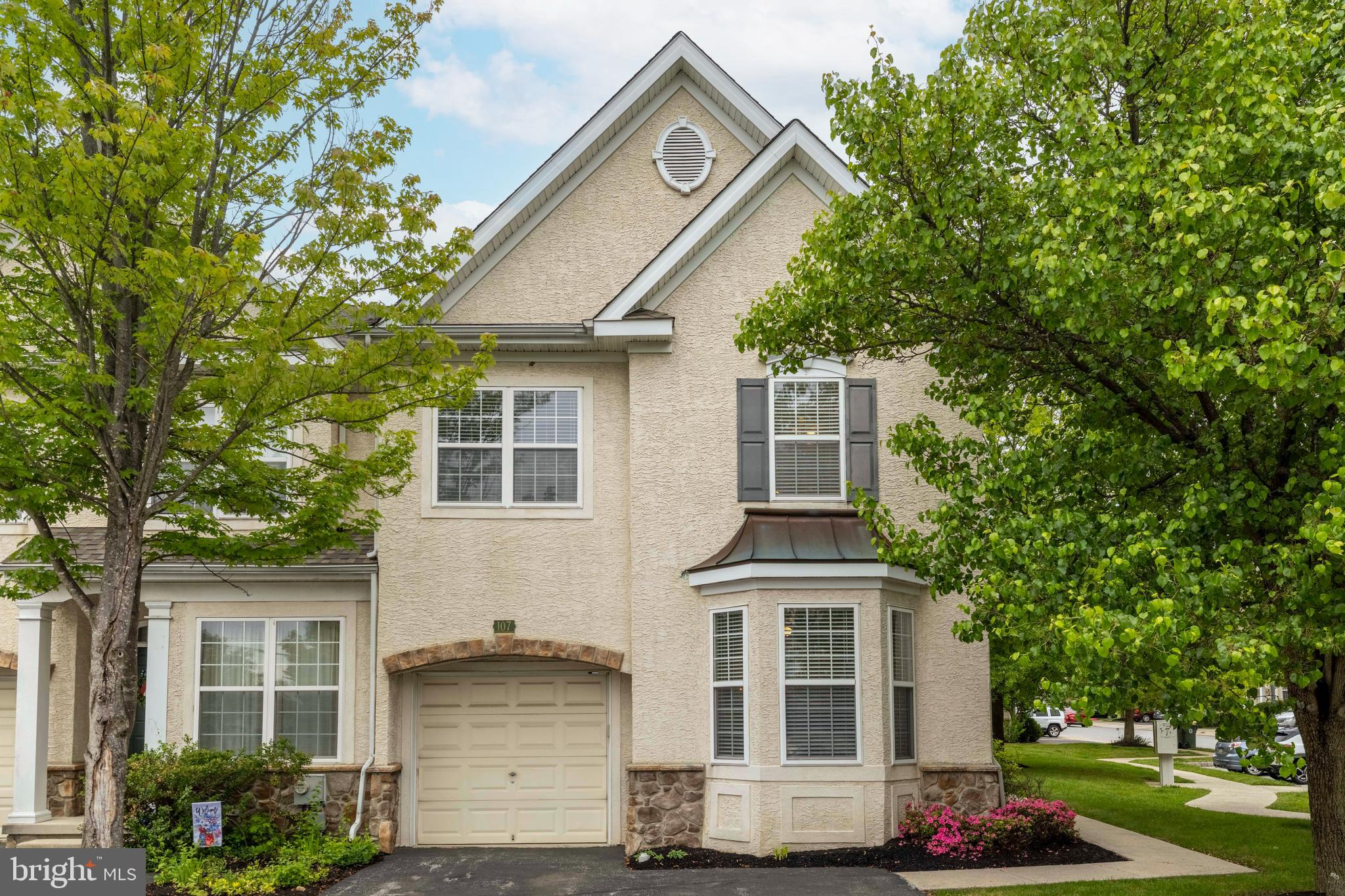 HILL VIEW - Residential