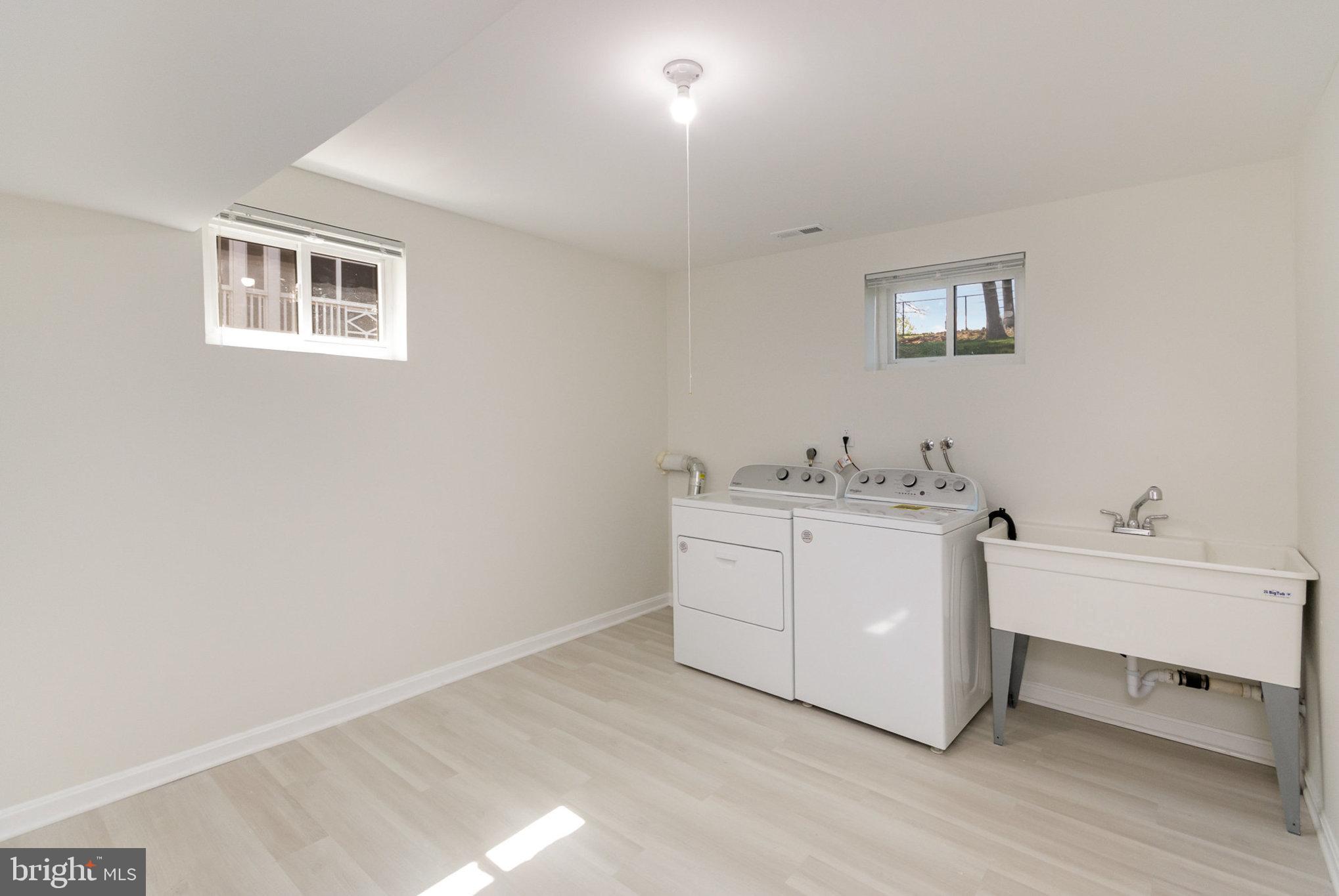 BROYHILL FOREST - Residential Lease